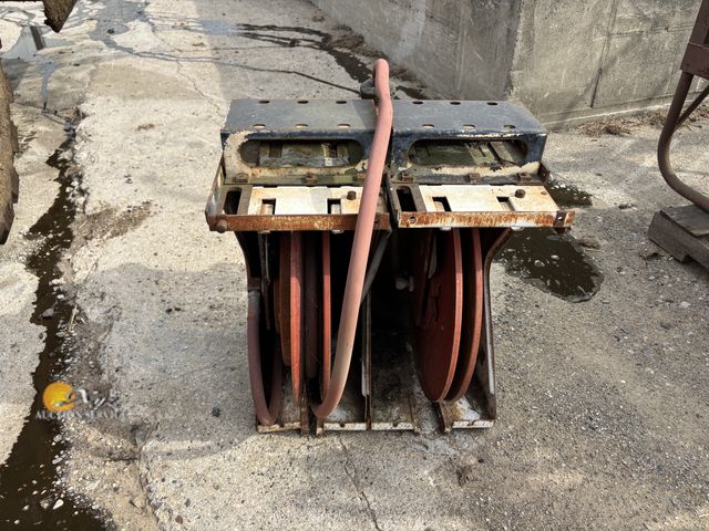 Lot 83-1015 - Hose Reel with Hose for Oil
