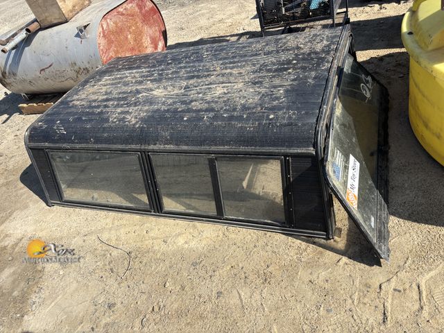 Lot 83-1027 - S10 Truck Topper