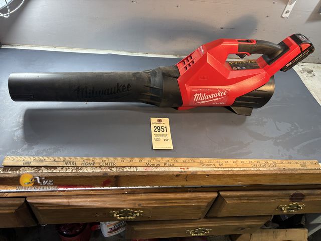 Lot 83-2951 - Milwaukee Leaf Blower