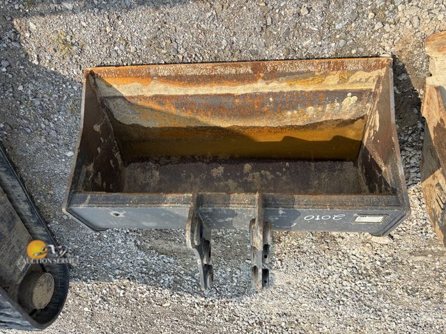 Lot 83-2010 - WB 41-in Excavator Bucket
