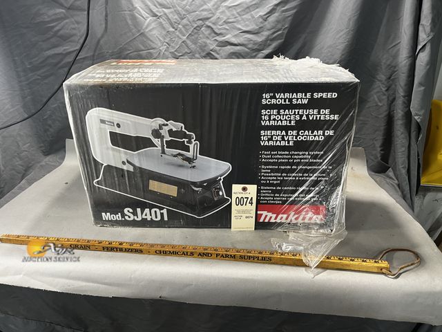 Lot 83-0074 - 1 Makita SJ401 Electric Powered Scroll Saw Makita 16" Scroll Saw