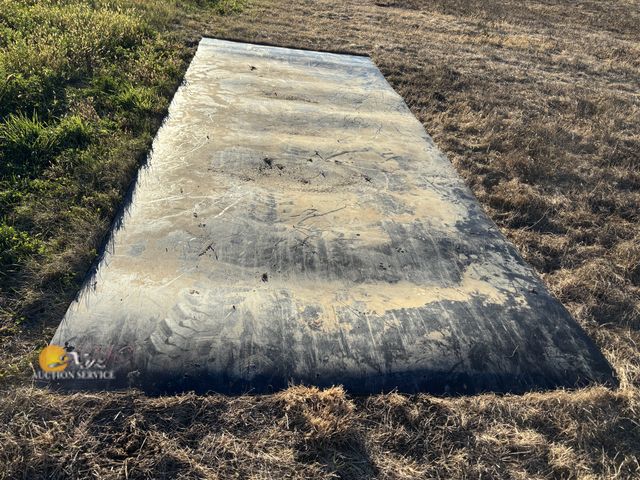 Lot 83-1010 - Truck Bed Cover 235"x 90"