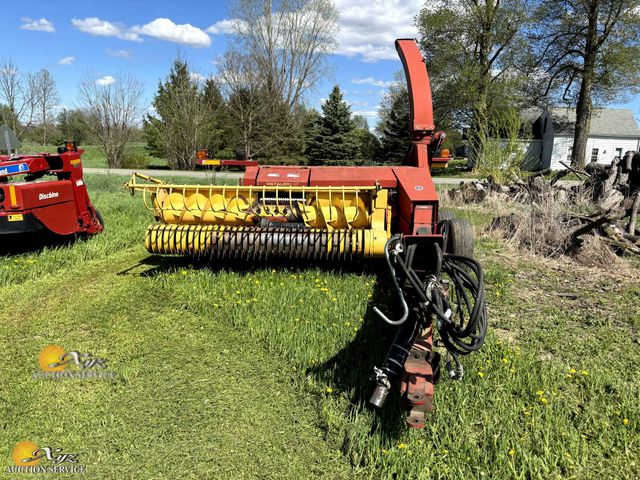 Lot 83-1018 - New Holland FP240 Chopper