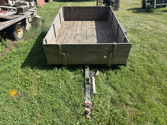 Lot 83-2000 - Utility Trailer