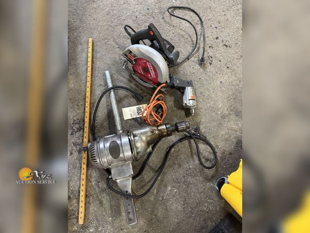 Lot 83-0832 - Lot of Power Tools