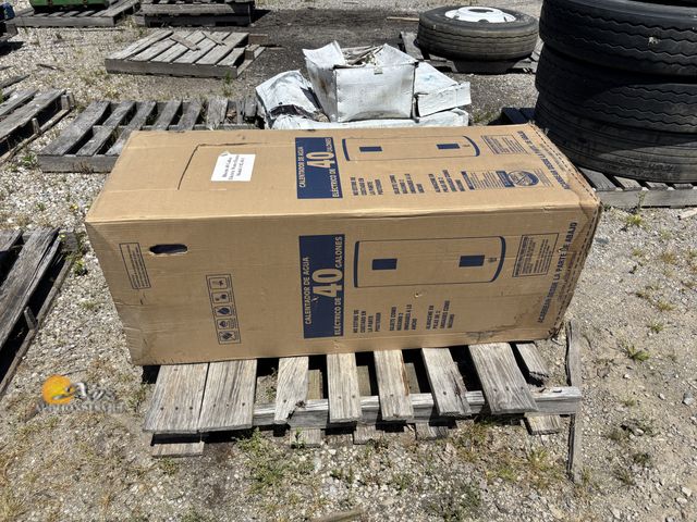 Lot 83-1017 - New in Box Rheem 40 Gallon Electric Water Heater
