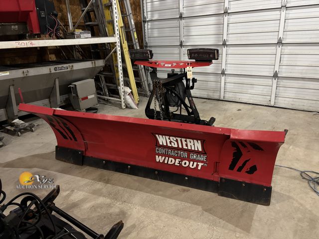 Lot 83-0634 - Western Contractor Grade 8ft Wide-Out Snow Plow