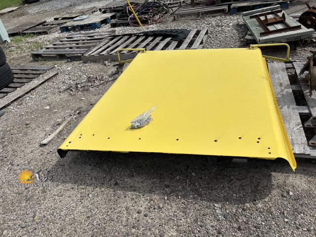 Lot 83-1048 - John Deere Canopy