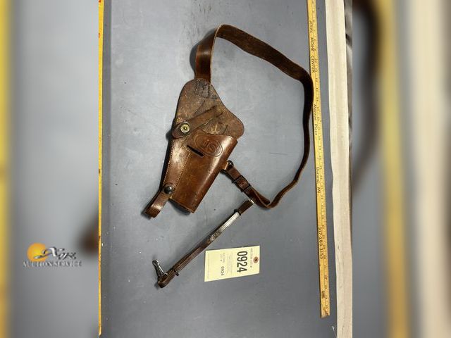 Lot 83-924 - US Military Side Arm Holster