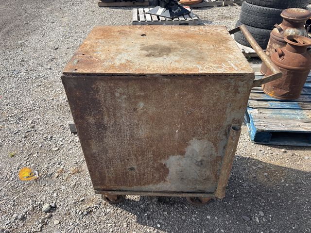 Lot 83-2004 - Rolling Toolbox