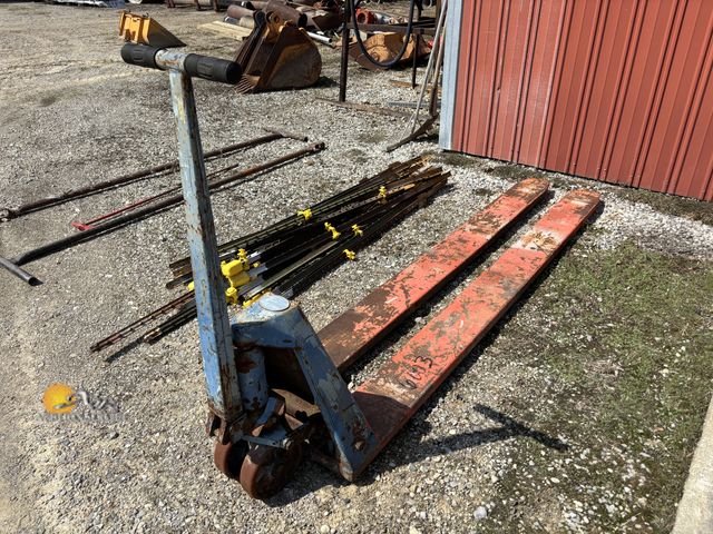 Lot 83-6003 - Blue Giant RT50 Pallet Jack 5000lbs