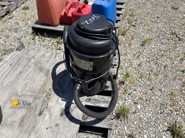 Lot 83-4007 - Ash Vac Love-less