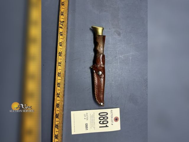 Lot 83-891 - Olsen Knife and Sheath
