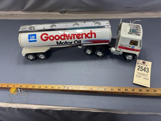 Lot 83-2543 - Vintage Nylint Tanker Truck "Goodwrench Motor Oil"