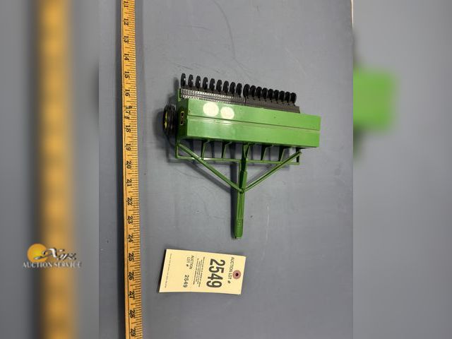 Lot 83-2549 - 1/16 Scale ERTL John Deere 452 Grain Drill Farm Toy