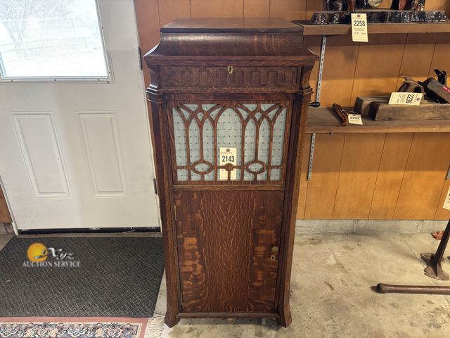 Lot 83-2143 - Antique Edison Diamond Disc Phonograph and Cabinet
