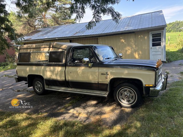 Lot 83-1008 - 1986 Chevrolet Silverado C10 Regular Cab Pickup Truck