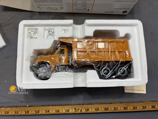 Lot 83-2622 - 1960 Model B-61 Mack Dump Truck