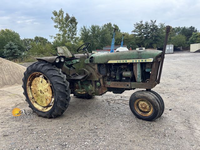 Lot 83-1023 - John Deere 2010 Tractor