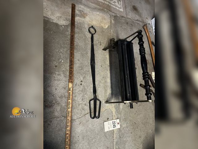 Lot 83-2245 - Antique Newspaper Log Roller