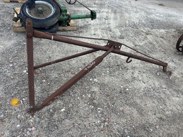 Lot 83-1017 - 3pt Boom/Mast