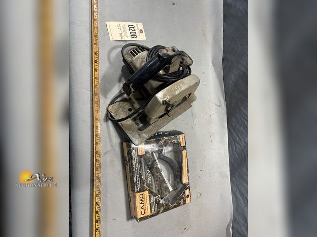 Lot 83-0208 - Black &amp; Decker 7 1/4" Saw and Deck Fastening System