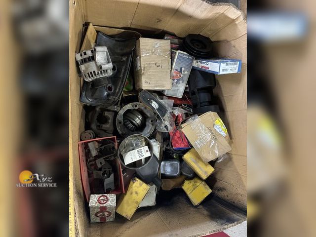 Lot 83-0810 - Lot of Miscellaneous Car and Truck parts