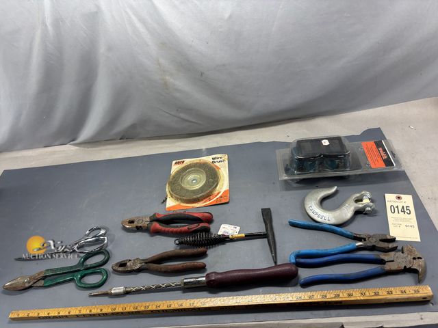Lot 83-0145 - Lot of Miscellaneous Tools