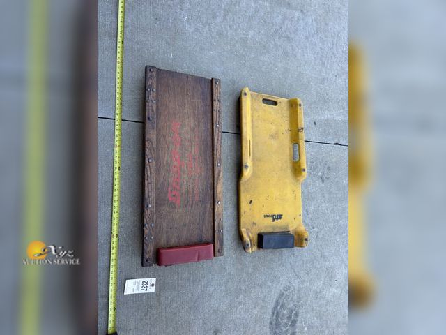 Lot 83-2337 - ADT Tools Creeper and Vintage Snap On Creeper