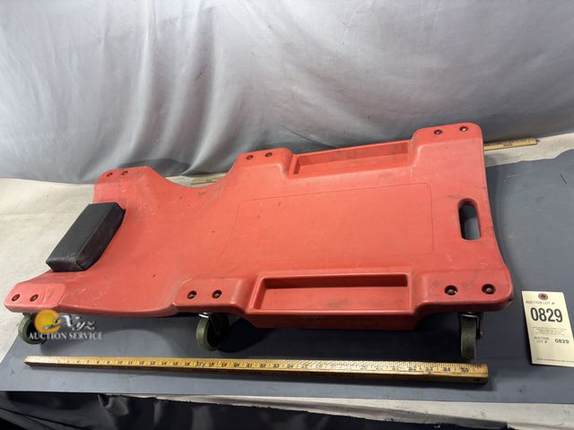 Lot 83-0829 - Creeper