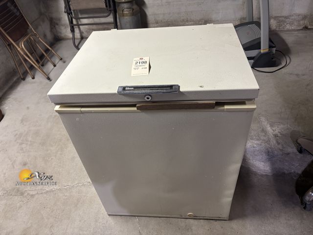 Lot 83-2198 - Gibson Heavy Duty Commercial Freezer  Chest Freezer