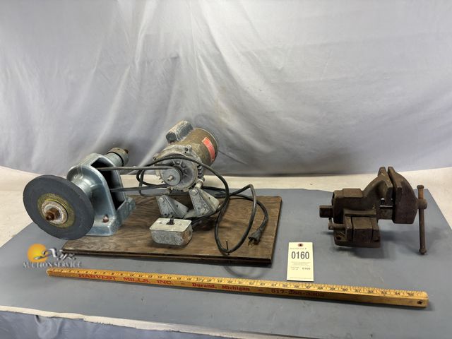 Lot 83-0160 - Grinder and Vise