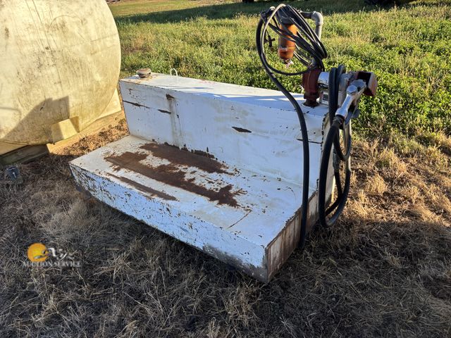 Lot 83-1002 - Fuel Tank L-Shape with Pump