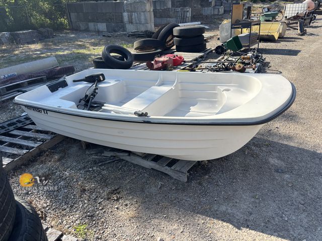 Lot 83-1026 - Waterlender 9.4 Dinghy Boat