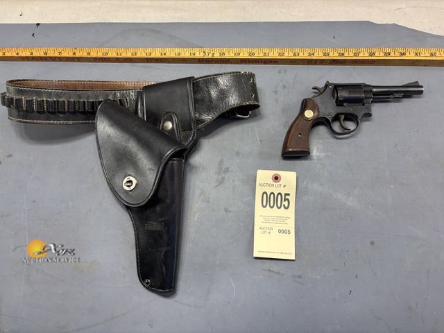 Lot 83-0005 - Taurus Spesco .32 Long 6 Round Revolver