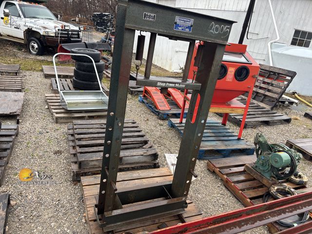 Lot 83-2005 - Shop Press 60,000