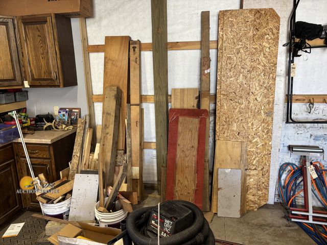 Lot 83-1050 - Lot of Miscellaneous Wood