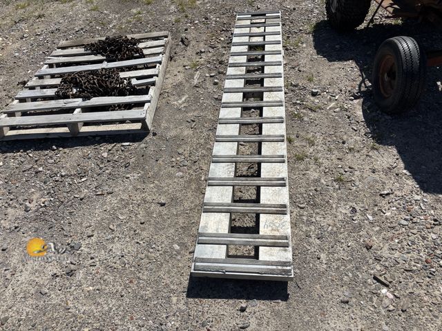 Lot 83-3004 - Heavy Duty Aluminum Ramp