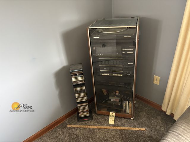 Lot 83-2177 - Vintage Realistic System