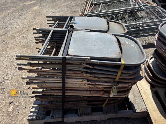 Lot 83-3000 - Lot of 30 Chairs