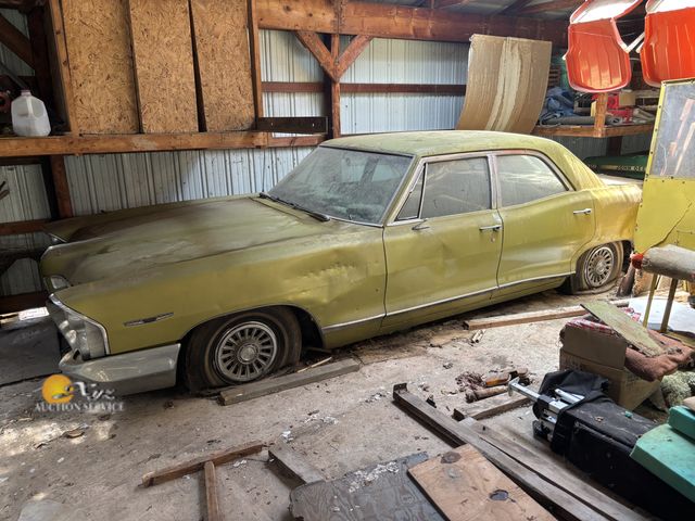 Lot 83-1017 - 1965 Pontiac Catalina  Sedan