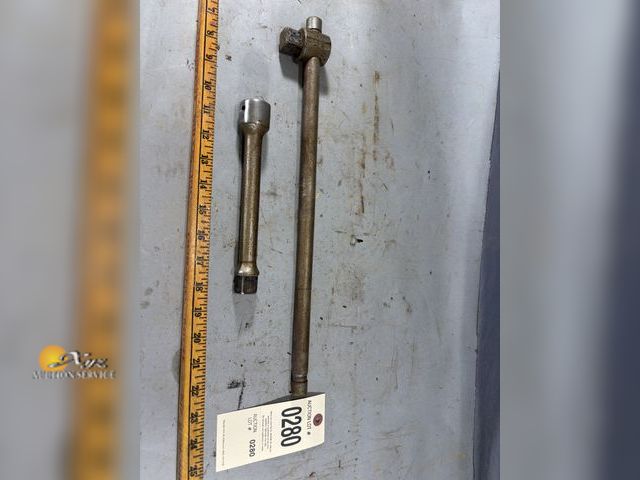 Lot 83-0280 - 3/4" Drive Breaker Bar and Extension
