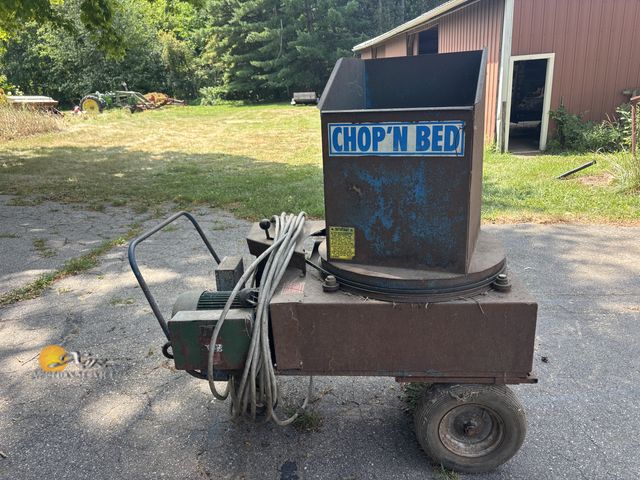 Lot 83-1014 - Chop'N Bed Portable Bale Chopper