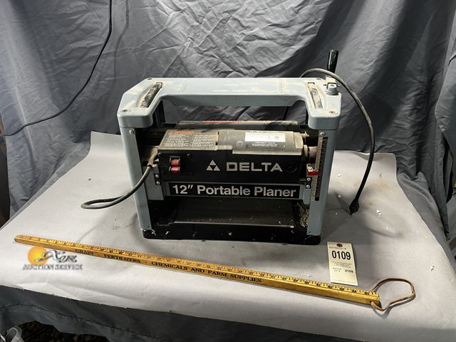 Lot 83-0109 - Delta 22-540 Electric Powered Delta 12"x5.9" Planer