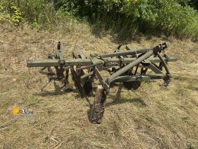 Lot 83-7007 - Row Crop Cultivator