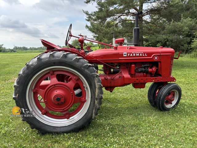 Lot 83-1014 - 1940 Farmall H Tractor