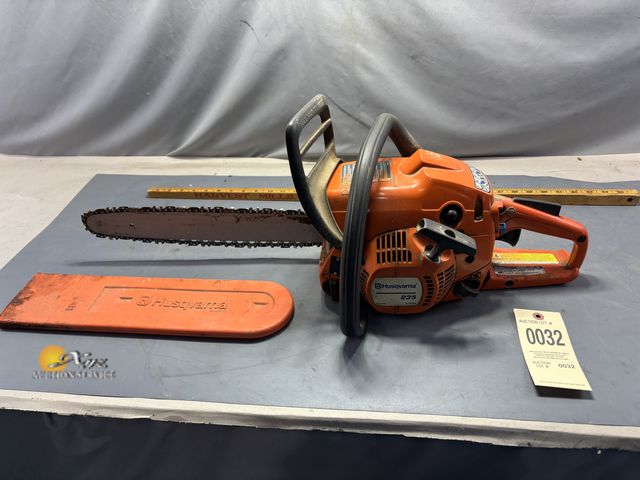 Lot 83-0032 - Husqvarna 235 Chainsaw