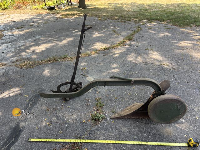 Lot 83-0542 - John Deere One Bottom Plow