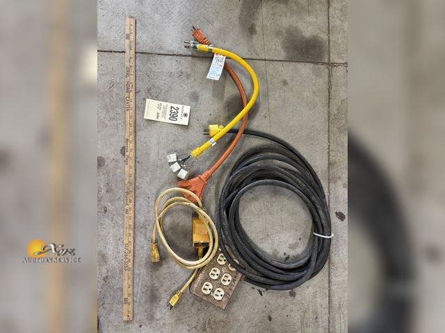 Lot 83-2390 - Lot of Extension Cords
