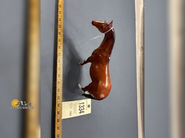 Lot 83-1334 - Breyer Secretariat Glossy